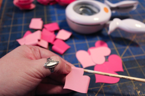 Jvanderbeek_helmar_florigami_paper_flowers_curling_ends_heart_petals_punches Jvanderbeek_helmar_florigami_paper_flowers_curling_ends_heart_petals_punches
