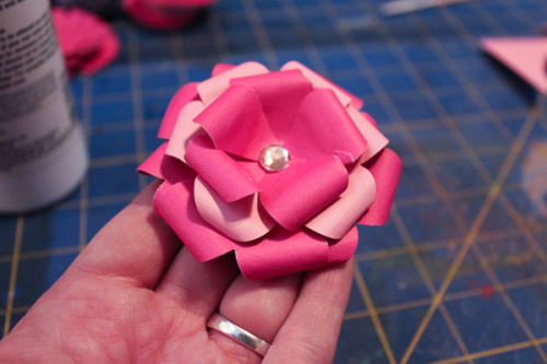 Jvanderbeek_helmar_florigami_paper_flowers_gem_center Jvanderbeek_helmar_florigami_paper_flowers_gem_center